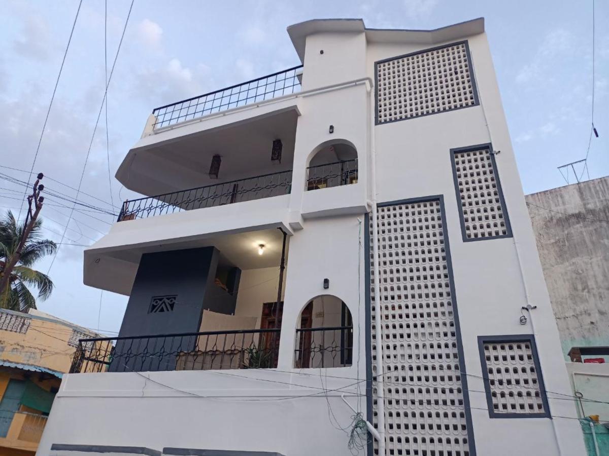 Cathe'S Town House Hotel Pondicherry Exterior photo