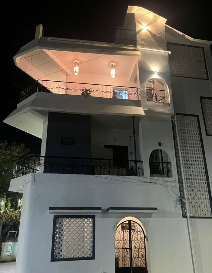 Cathe'S Town House Hotel Pondicherry Exterior photo
